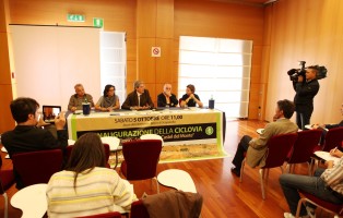 foto conferenza stampa by Eugenio Manghi