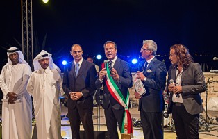 Forum internazionale con primo cittadino e arabi