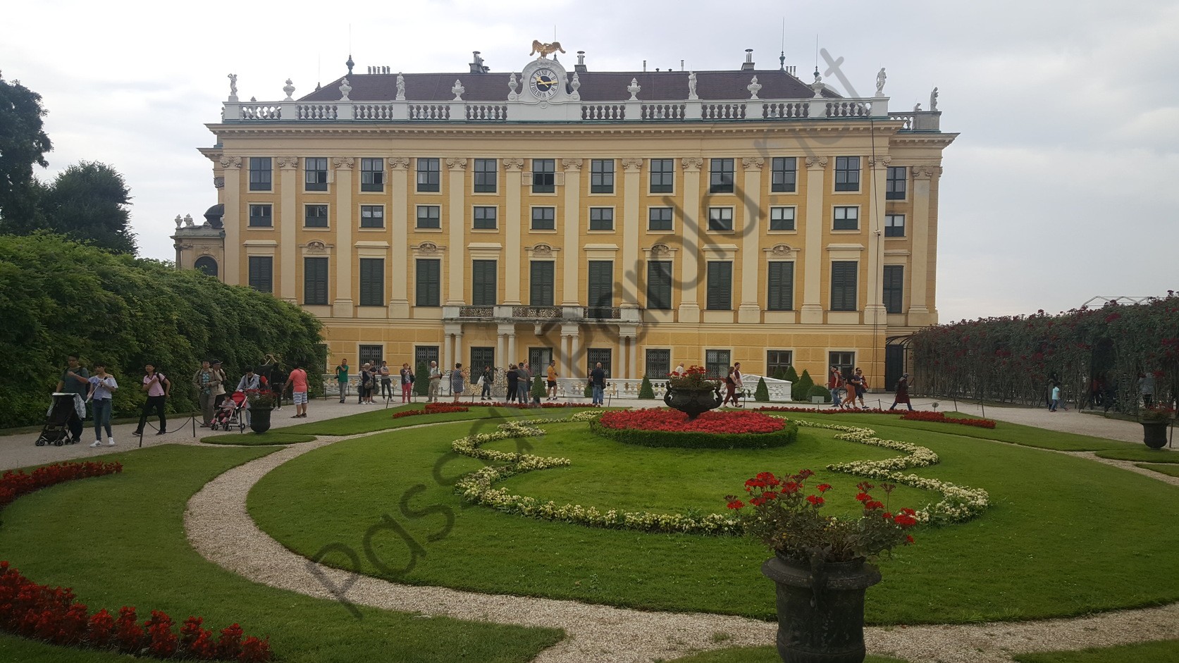 VIENNA, Il Castello di Schönbrunn Passa La Parola VIENNA, Il Castello di Schönbrunn Passa La Parola