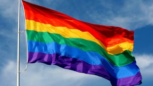 bandiera_arcobaleno-8e28233bae7b8337de04d293946025d9