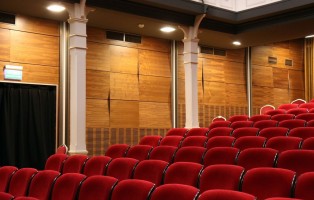 cinema-c867d0332fc03fe52e6e9878dcf5f831